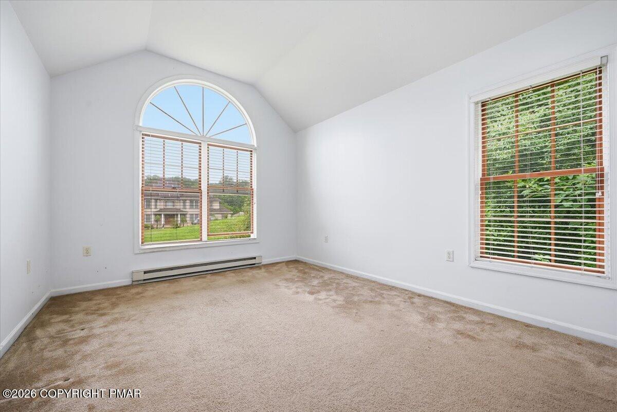 86 Northpark Drive E Property Photo 36