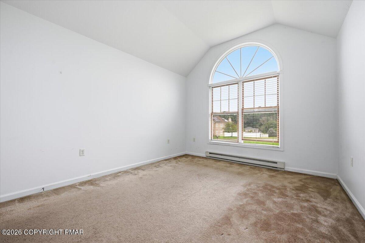 86 Northpark Drive E Property Photo 37