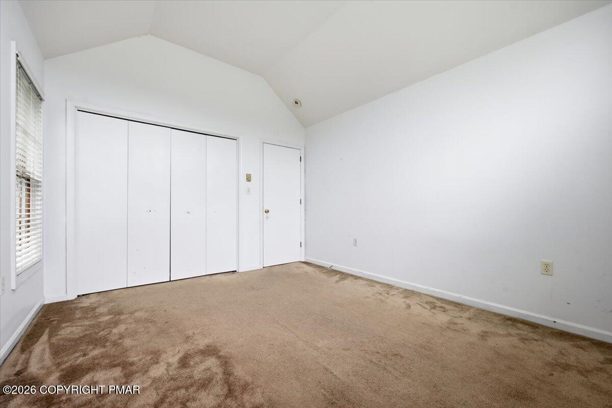 86 Northpark Drive E Property Photo 39
