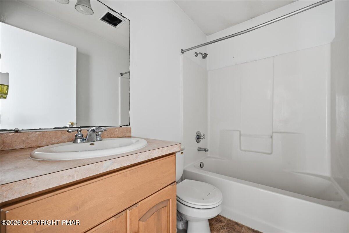 86 Northpark Drive E Property Photo 44