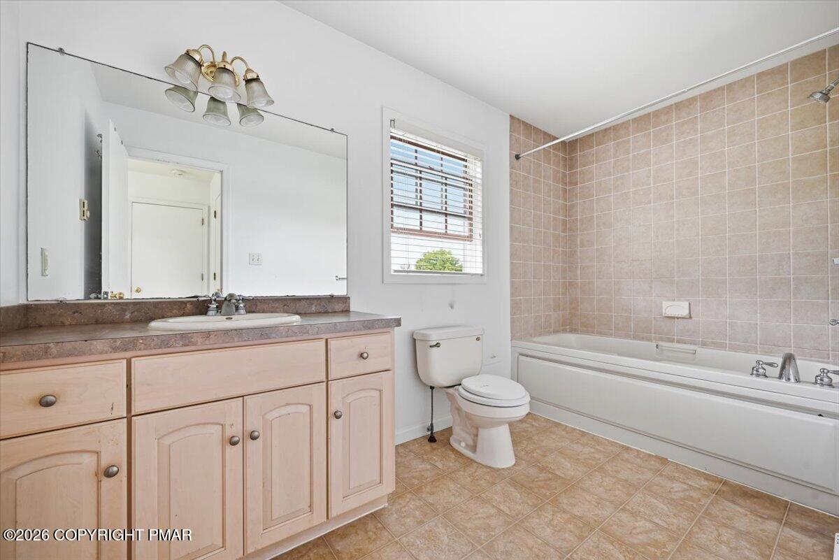 86 Northpark Drive E Property Photo 52