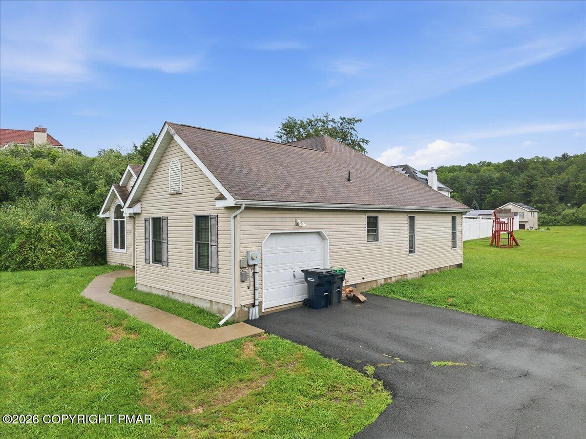86 Northpark Drive E Property Photo 56