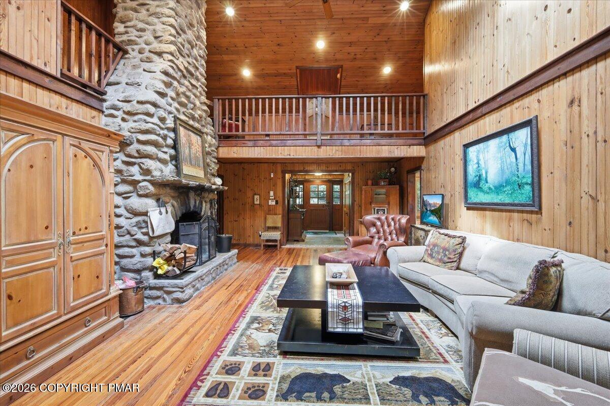 214 Goldenrod Lane Property Photo 8