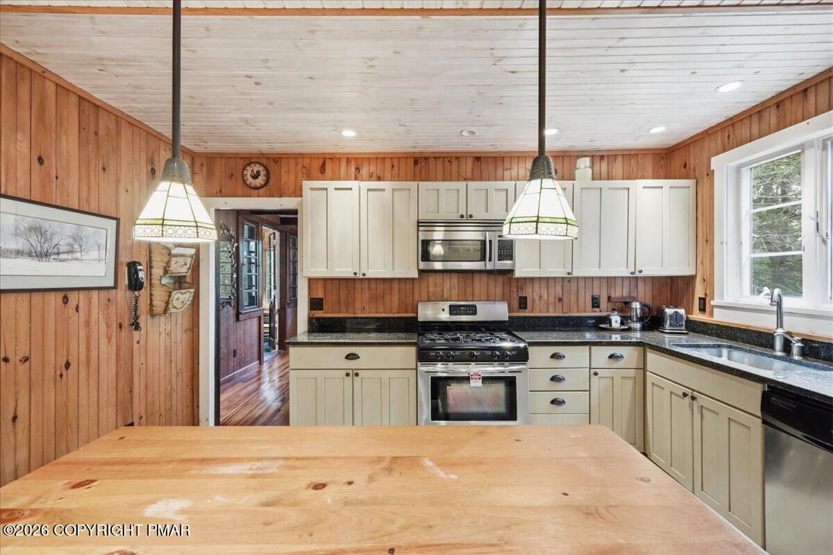 214 Goldenrod Lane Property Photo 17
