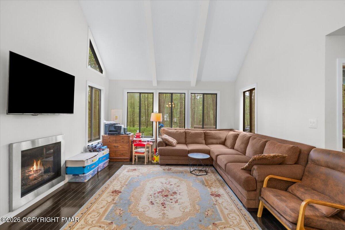 5211 Pioneer Trail Property Photo 4