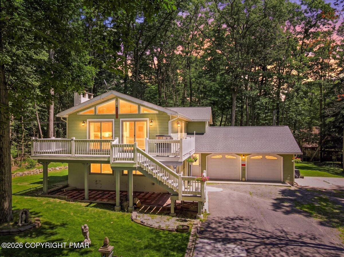 1055 Hunter Drive Property Photo 1