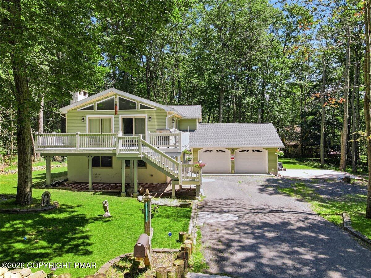 1055 Hunter Drive Property Photo 2