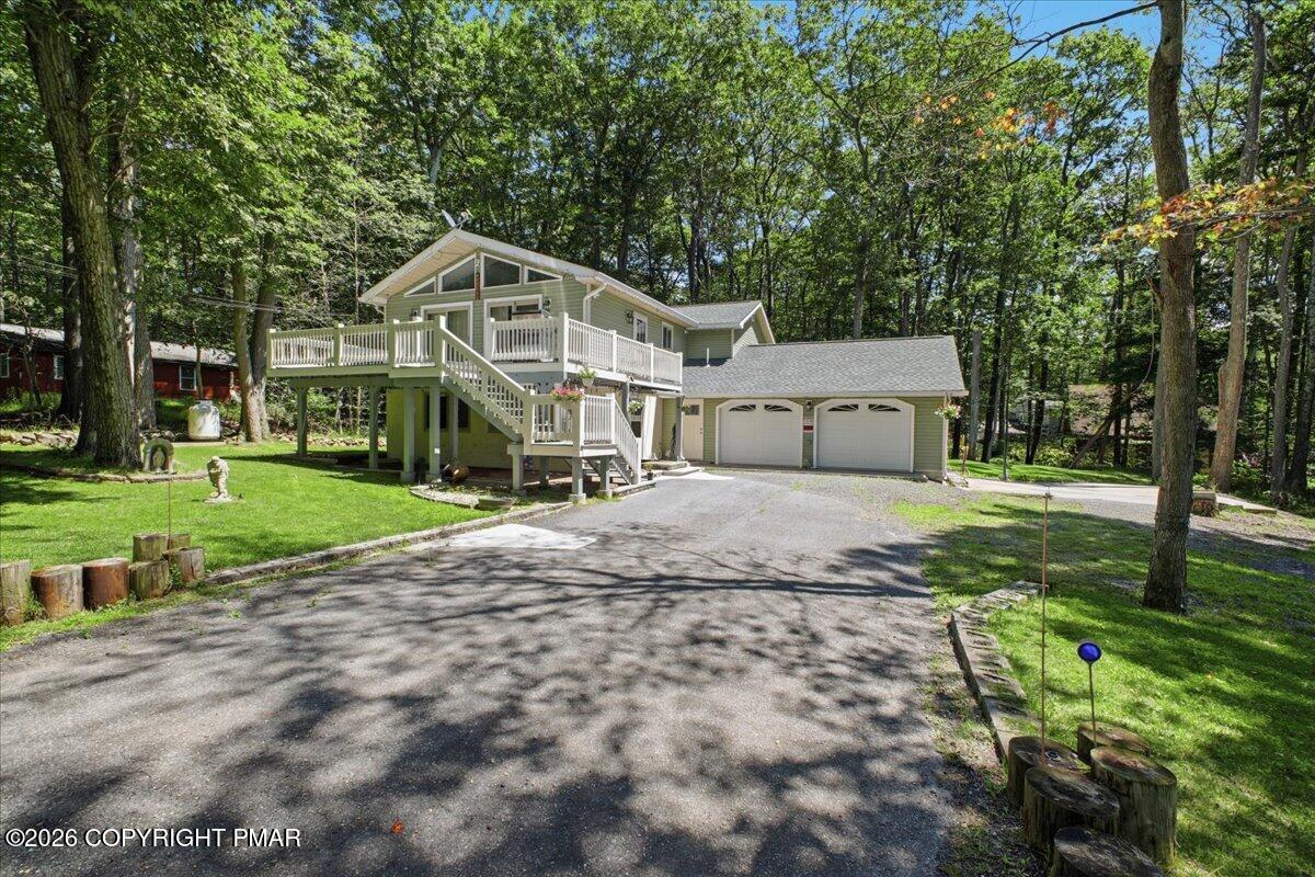 1055 Hunter Drive Property Photo 3