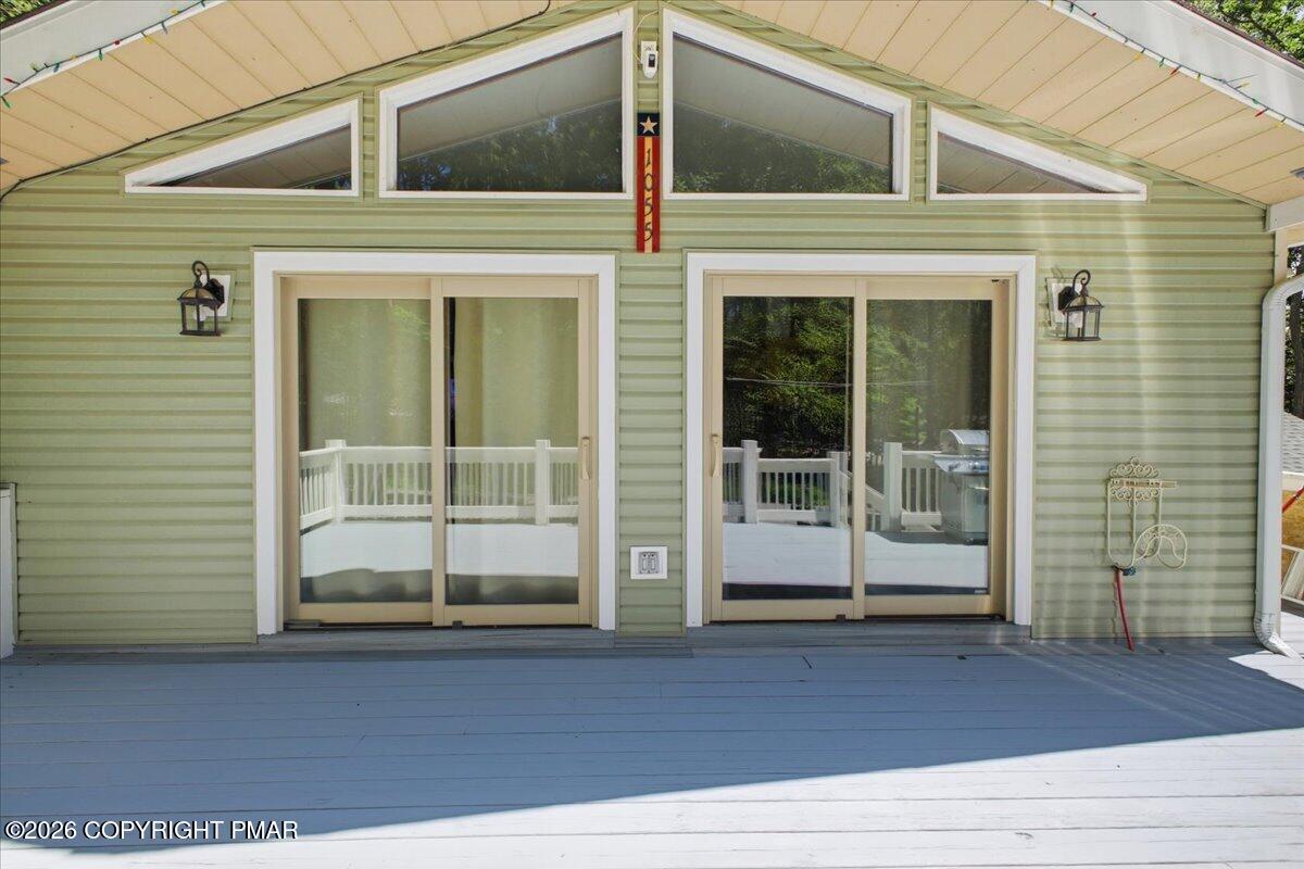 1055 Hunter Drive Property Photo 9