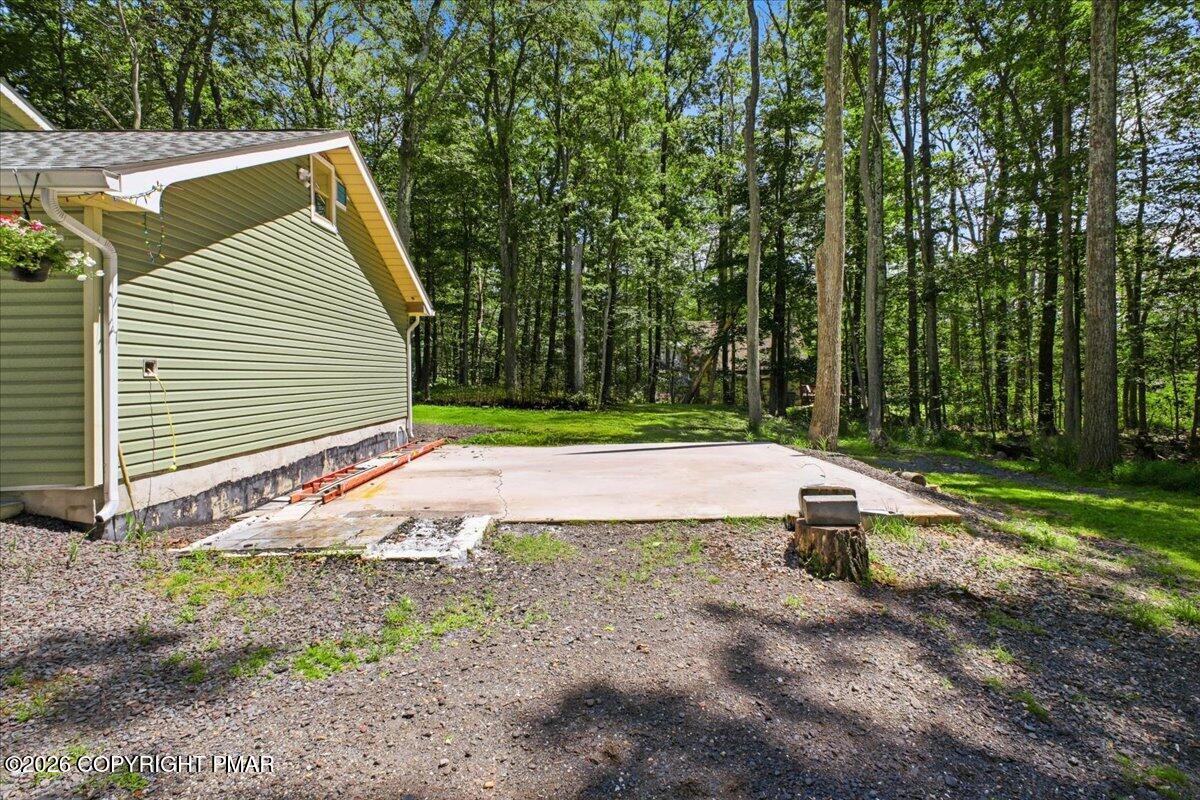 1055 Hunter Drive Property Photo 10