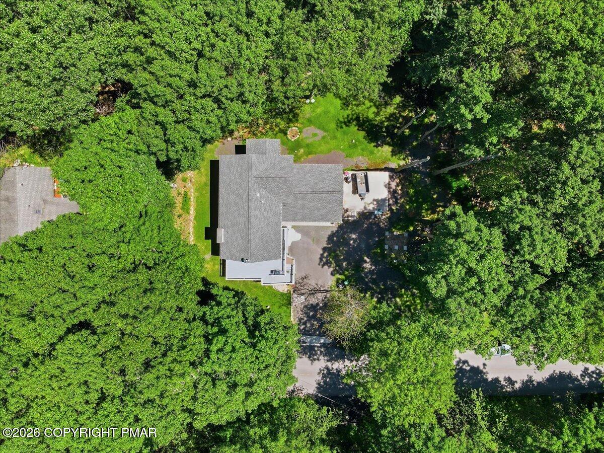 1055 Hunter Drive Property Photo 16