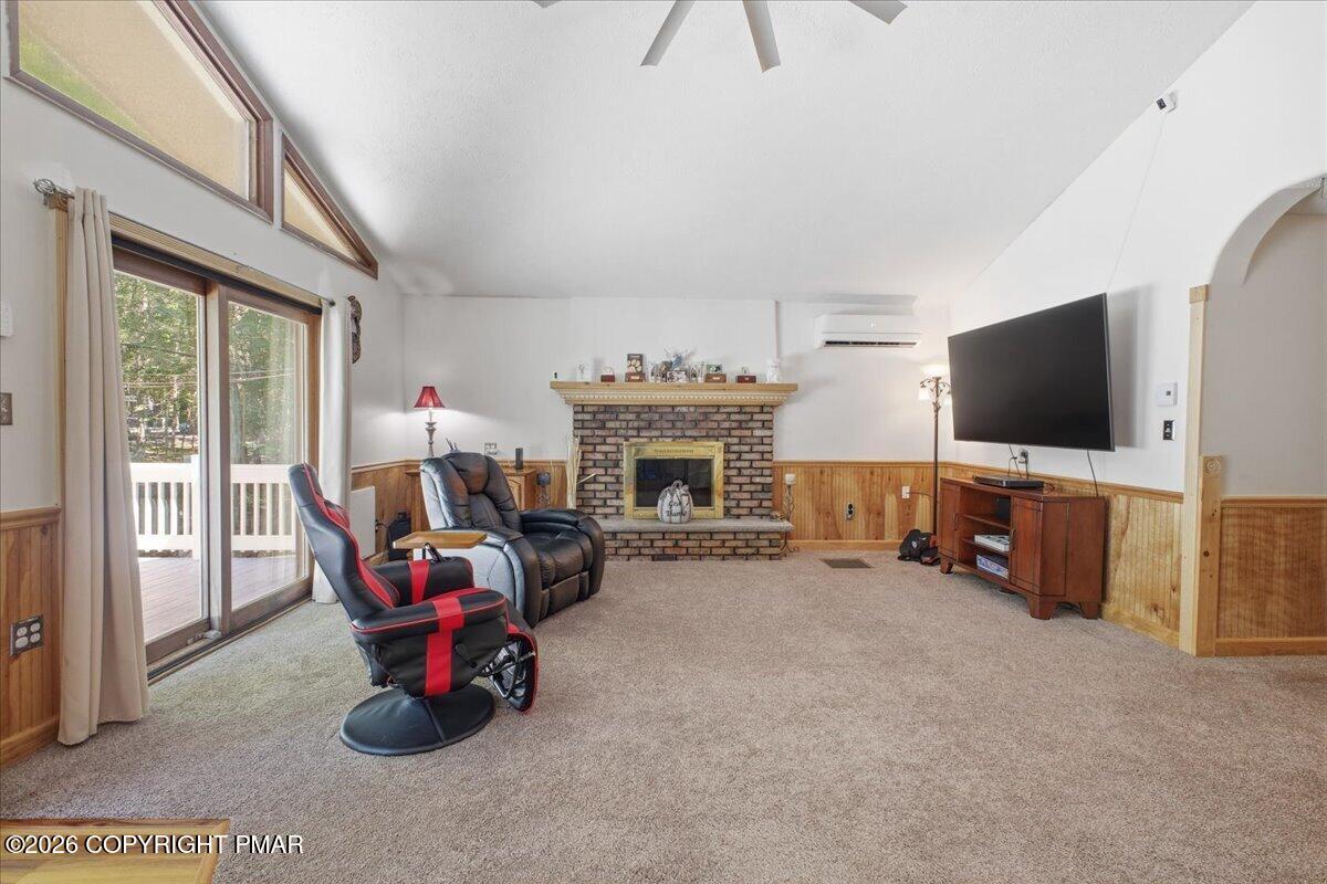 1055 Hunter Drive Property Photo 19