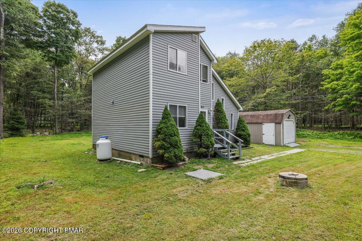 1065 Breezewood Drive Property Photo 4