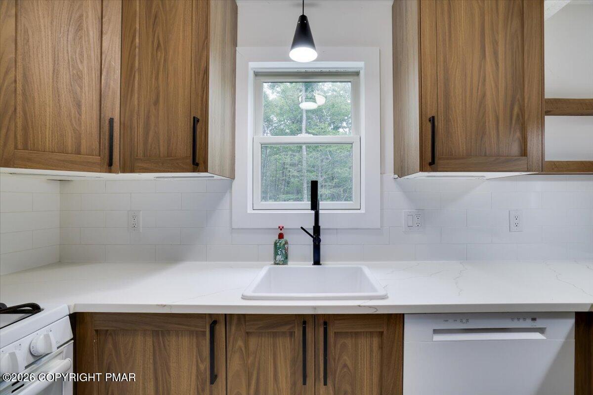 1065 Breezewood Drive Property Photo 19