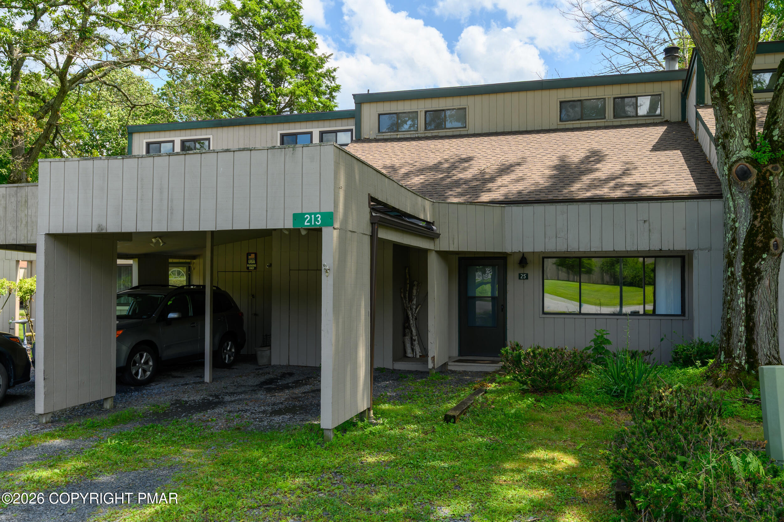 213 Evergreen Court Property Photo 1