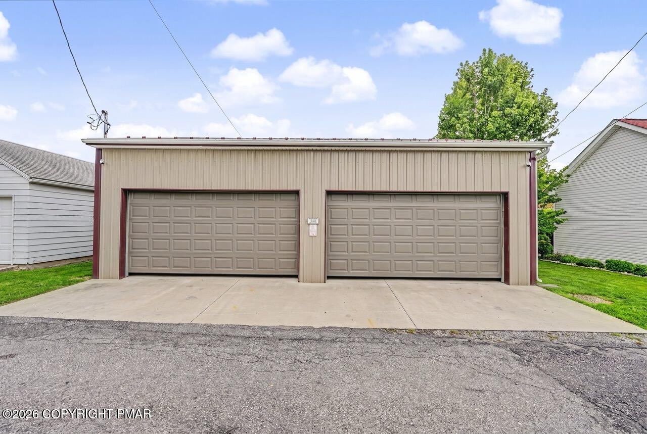 1747 W Union Boulevard Property Photo 12