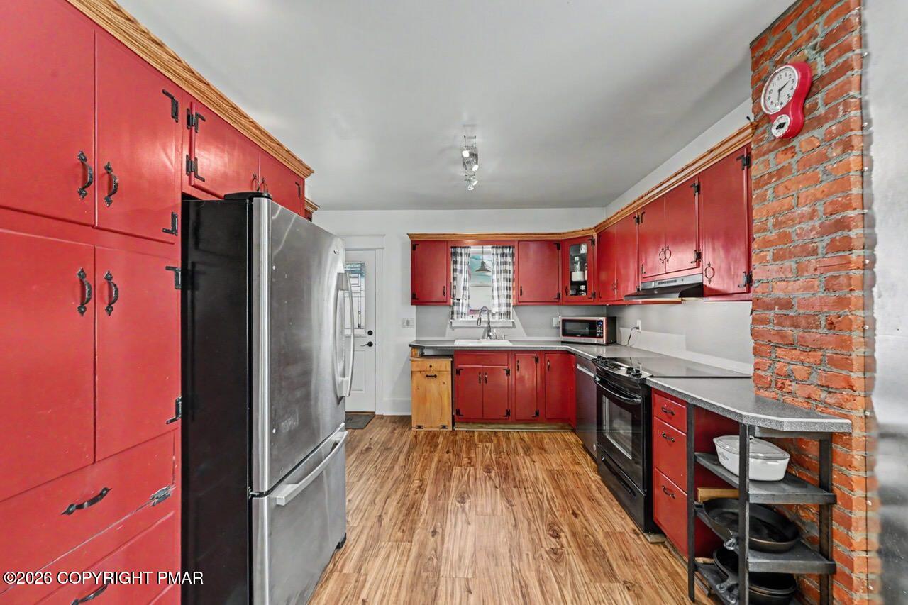 1747 W Union Boulevard Property Photo 28