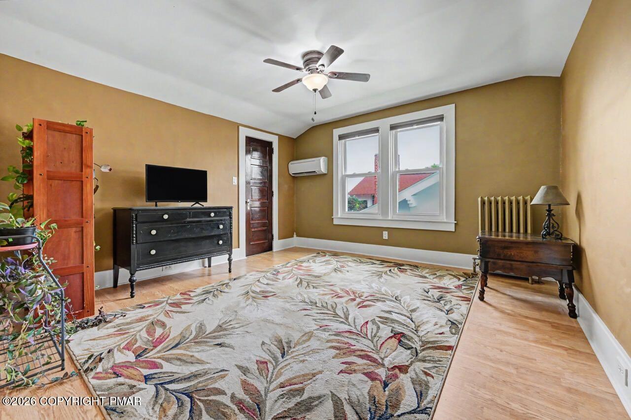 1747 W Union Boulevard Property Photo 49