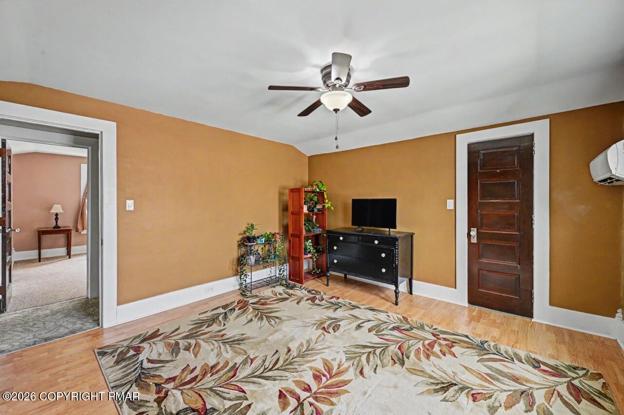 1747 W Union Boulevard Property Photo 50