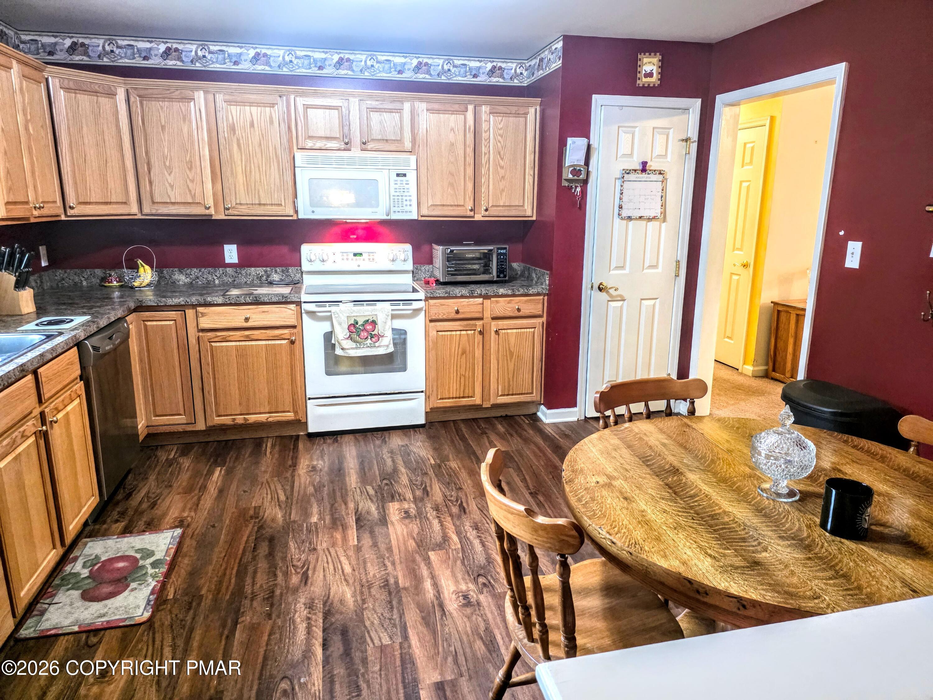 1145 Stagecoach Road W Property Photo 3
