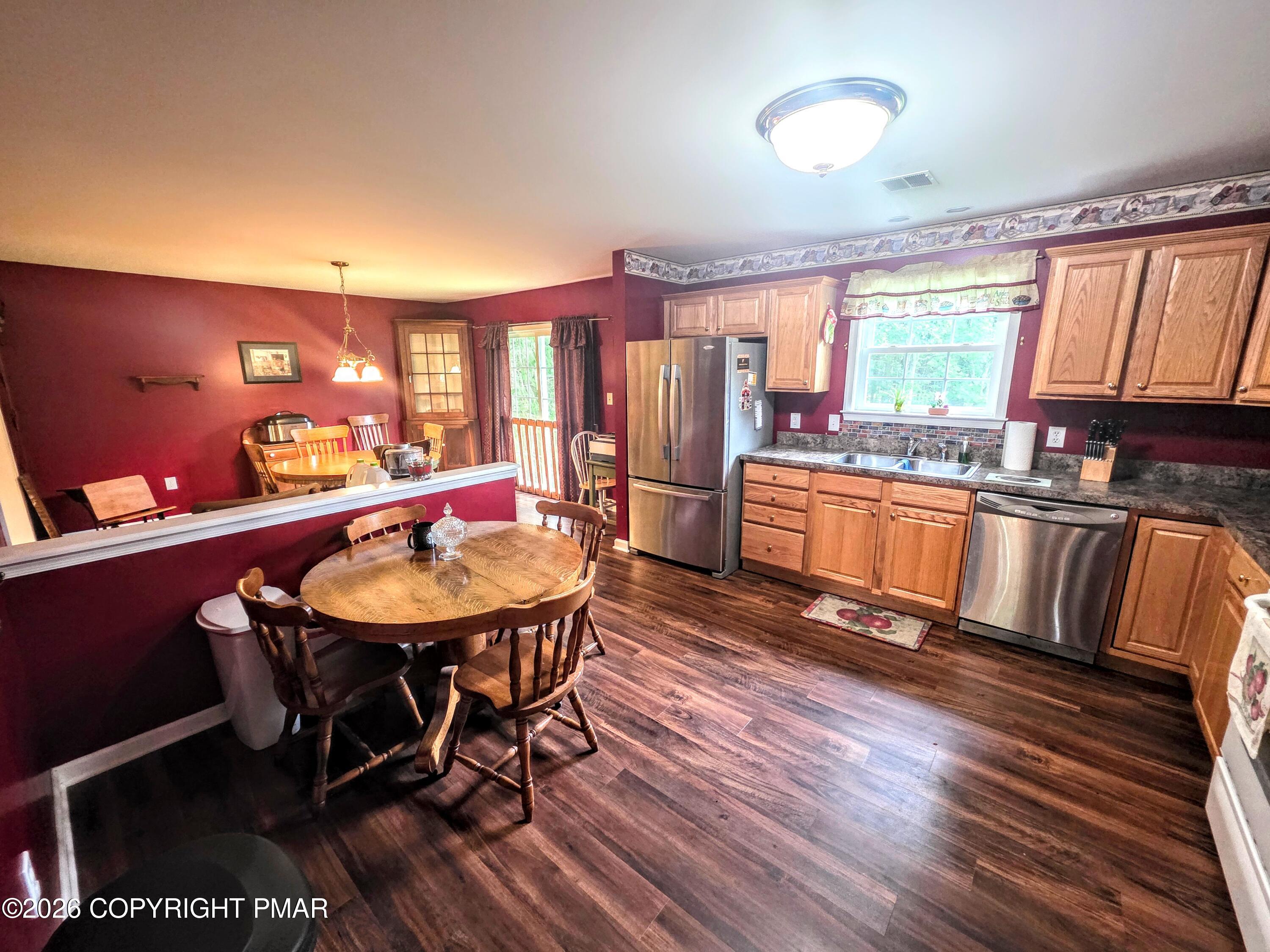 1145 Stagecoach Road W Property Photo 5