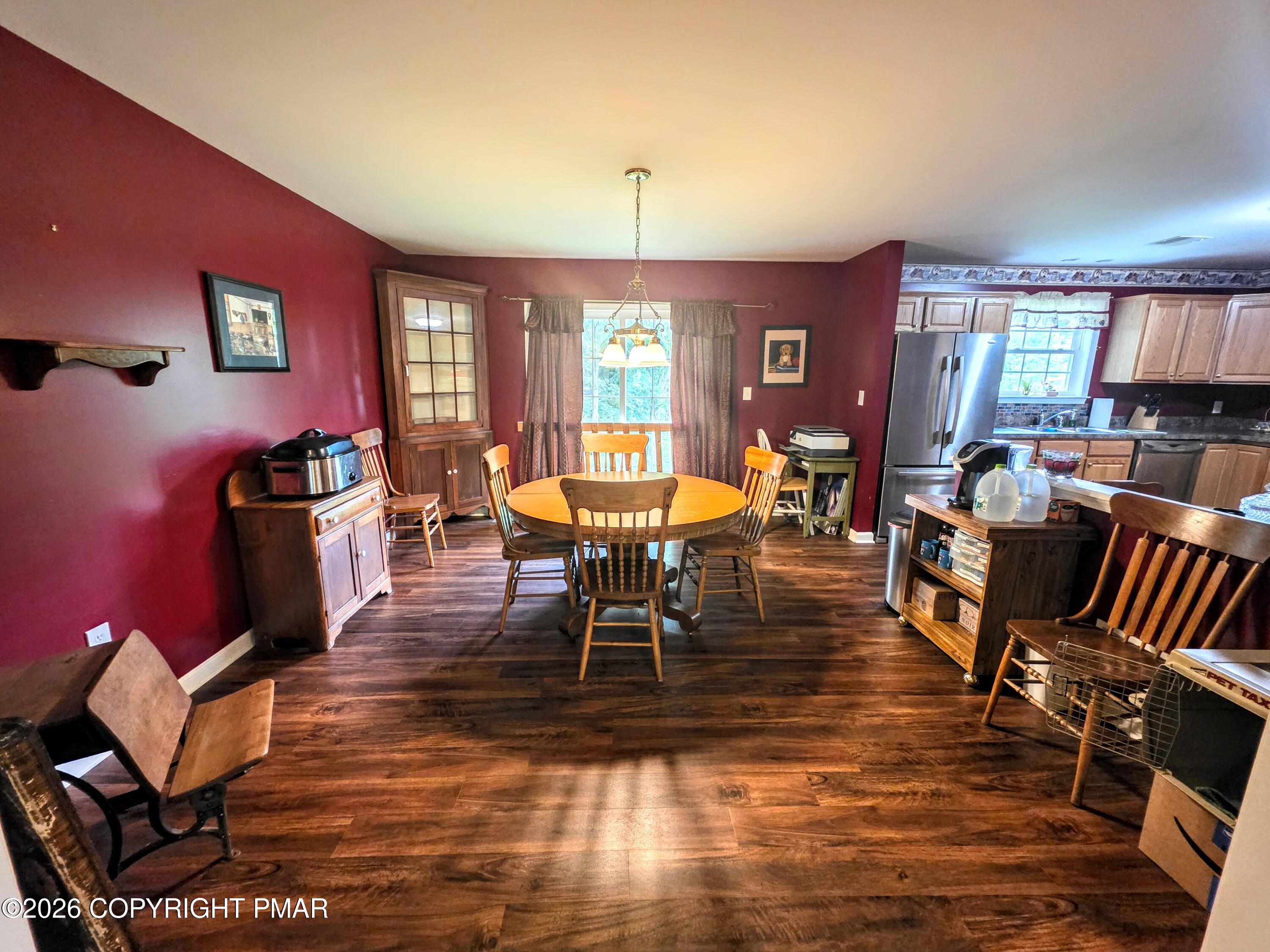 1145 Stagecoach Road W Property Photo 8