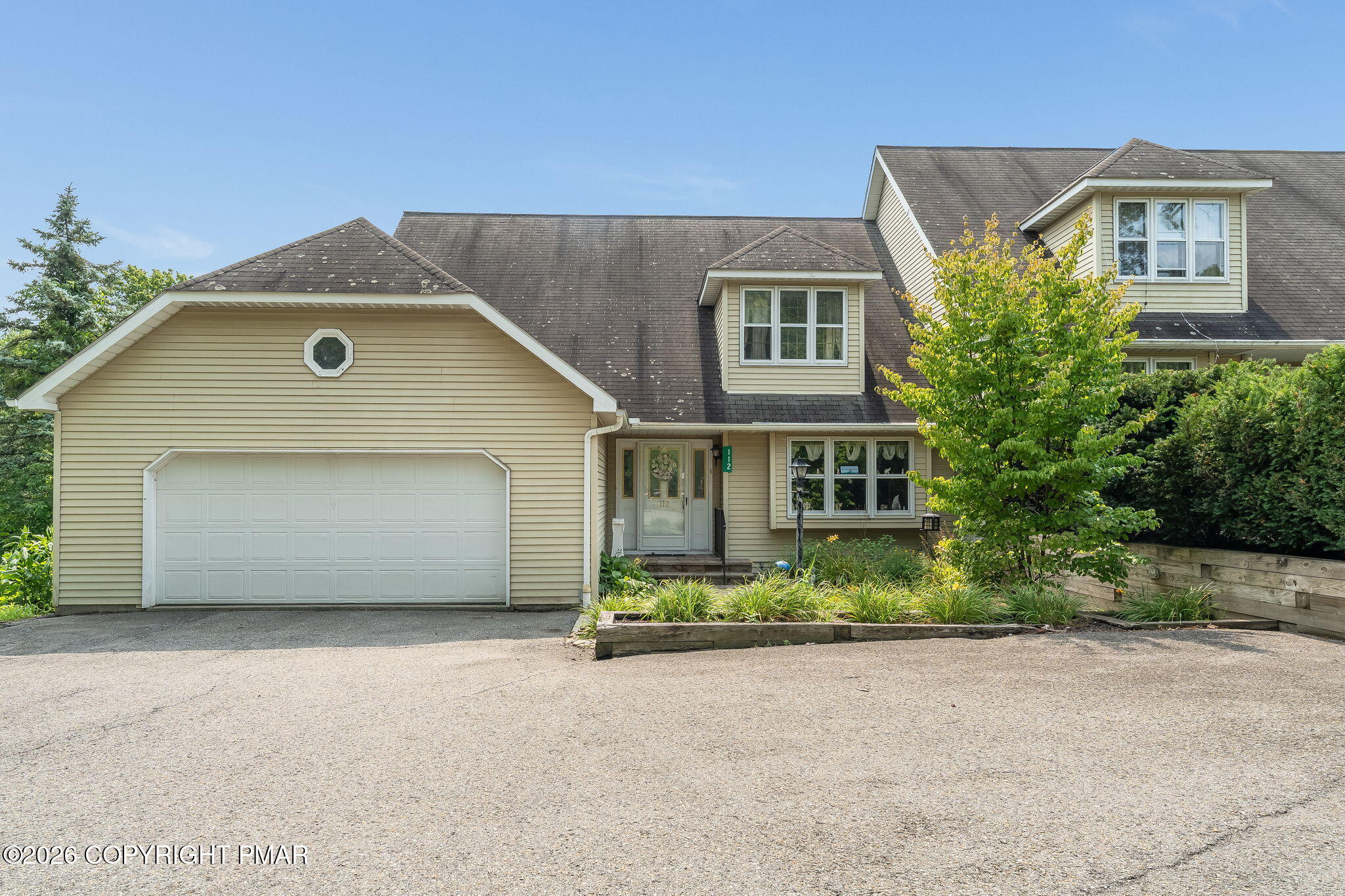 112 Village View Court Property Photo 1