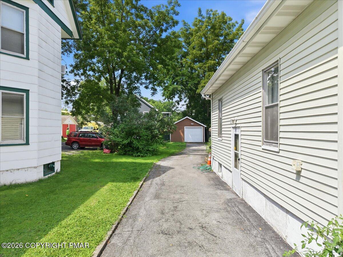 165 Elizabeth Street Property Photo 35