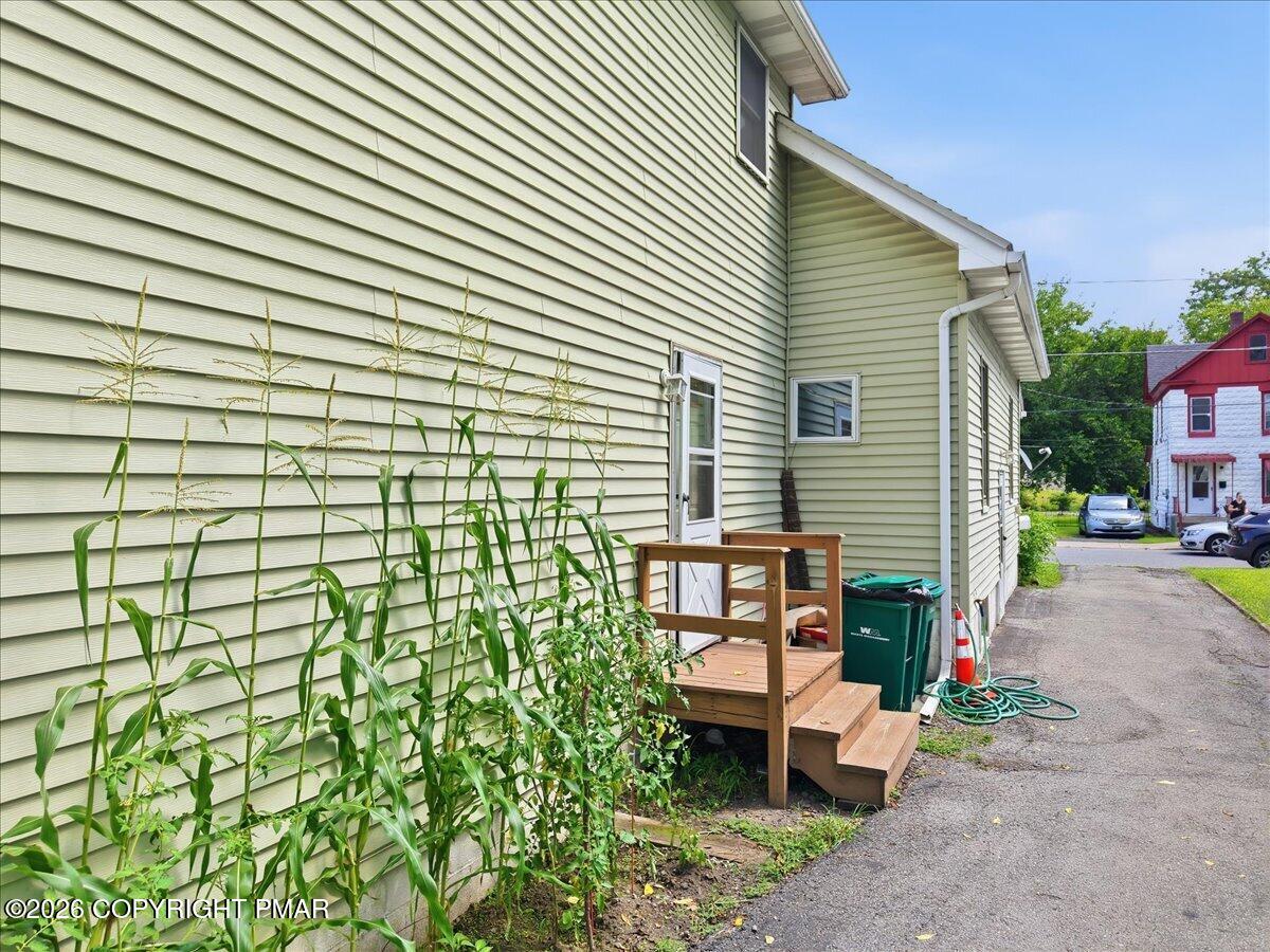 165 Elizabeth Street Property Photo 37