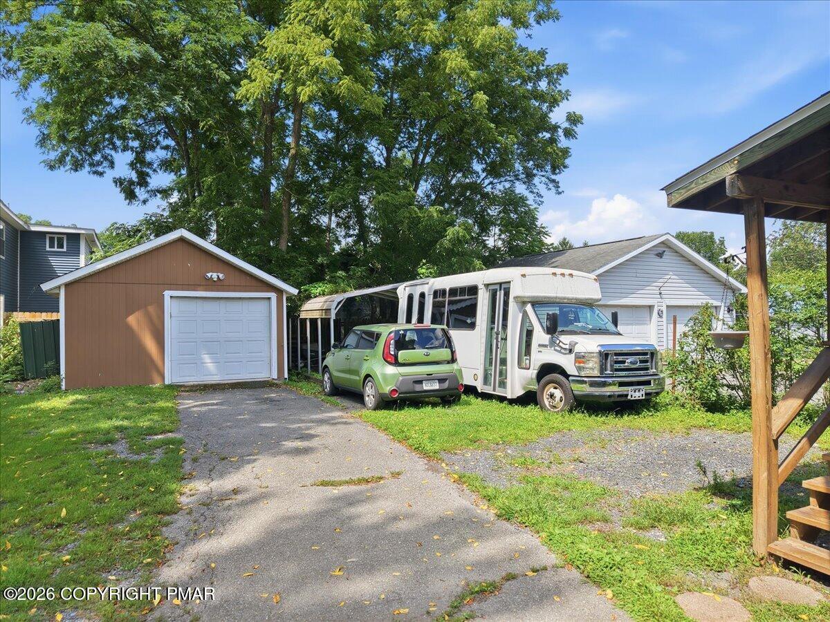 165 Elizabeth Street Property Photo 42