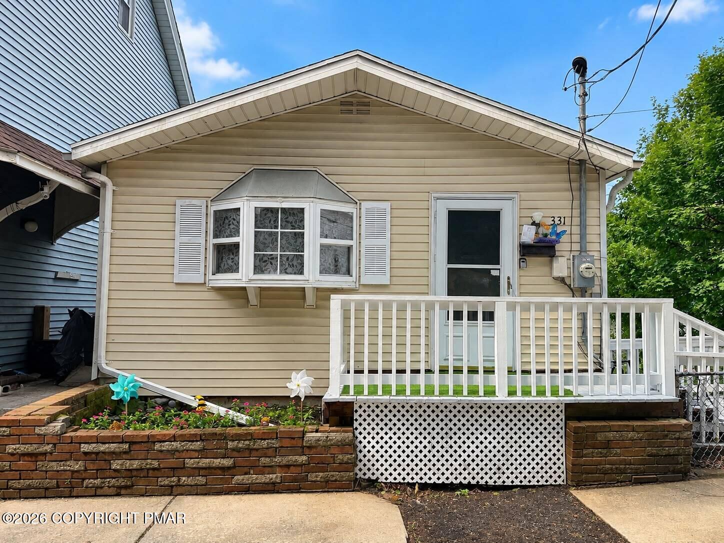 331 W Water Street Property Photo 1