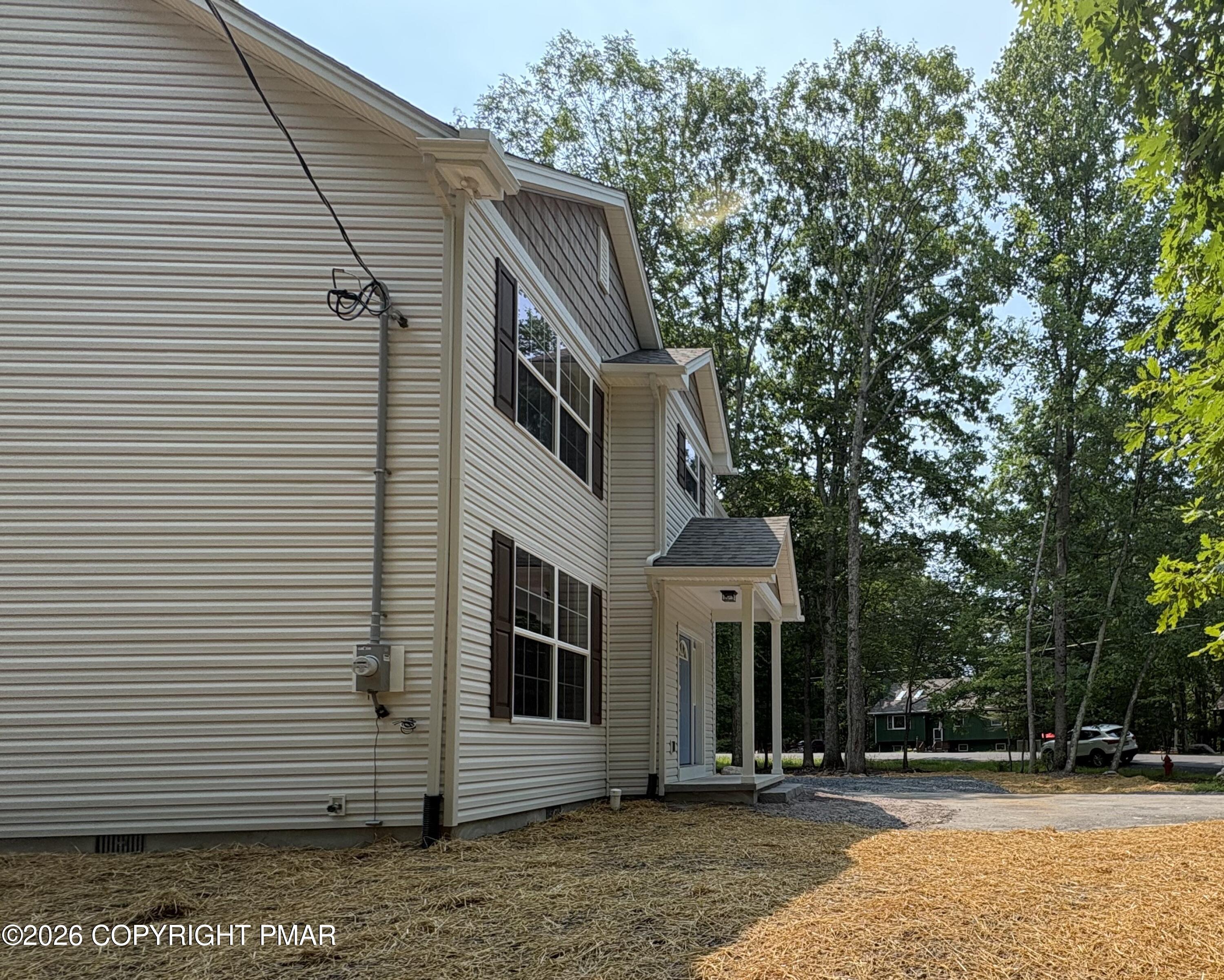 4217 Woodacres Drive Property Photo 4