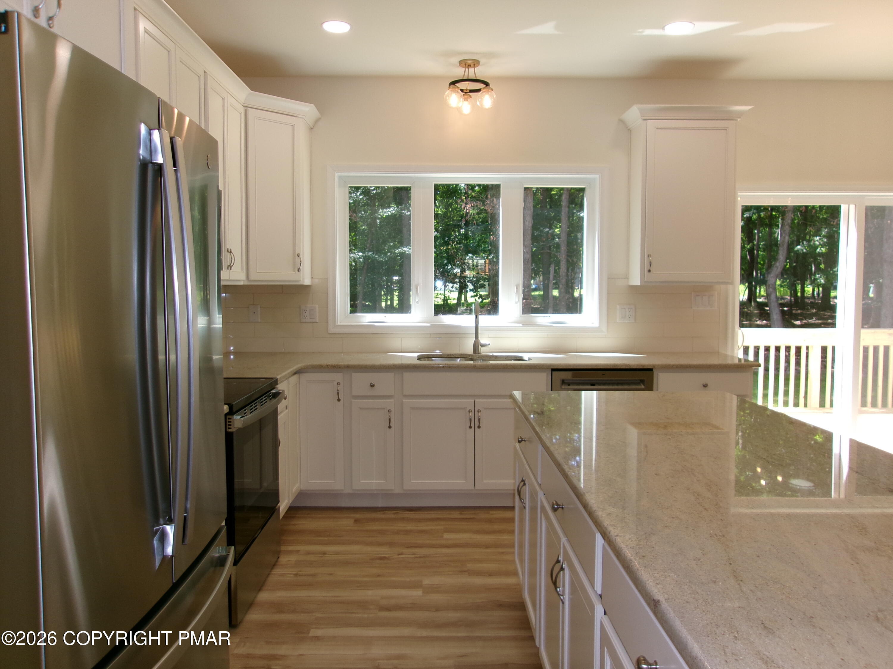 4217 Woodacres Drive Property Photo 13