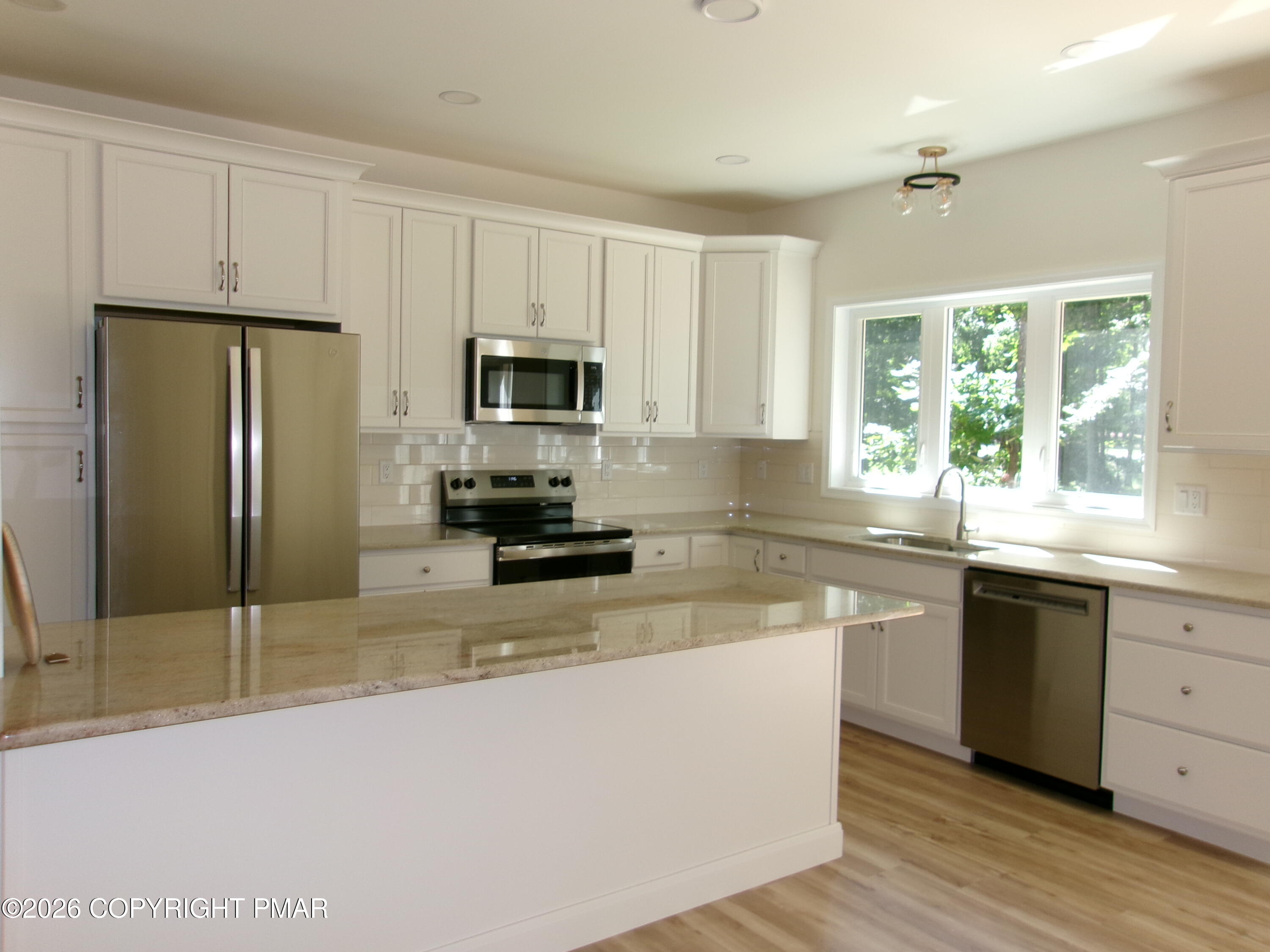 4217 Woodacres Drive Property Photo 14