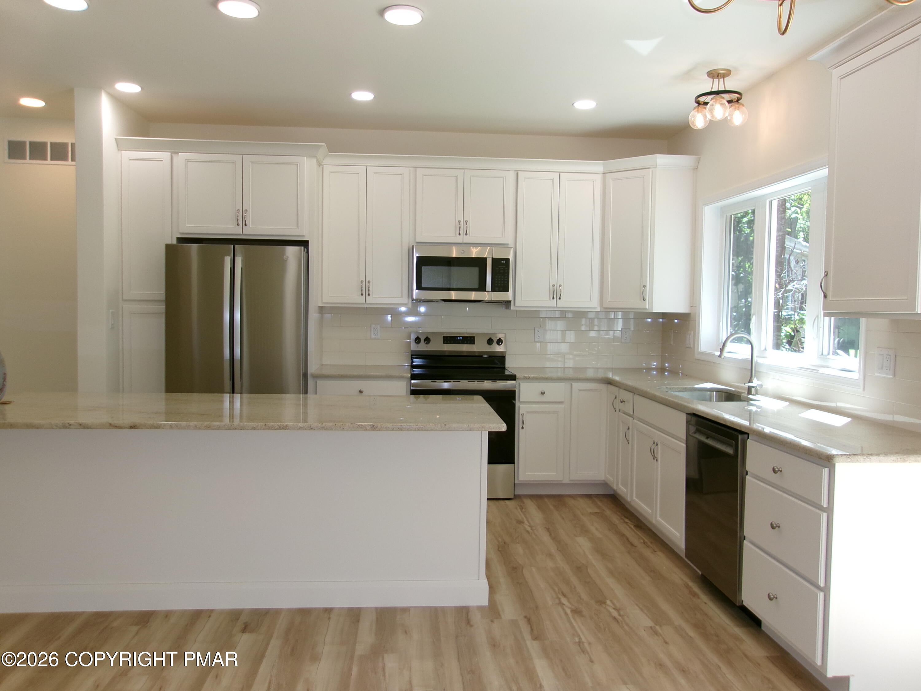 4217 Woodacres Drive Property Photo 15