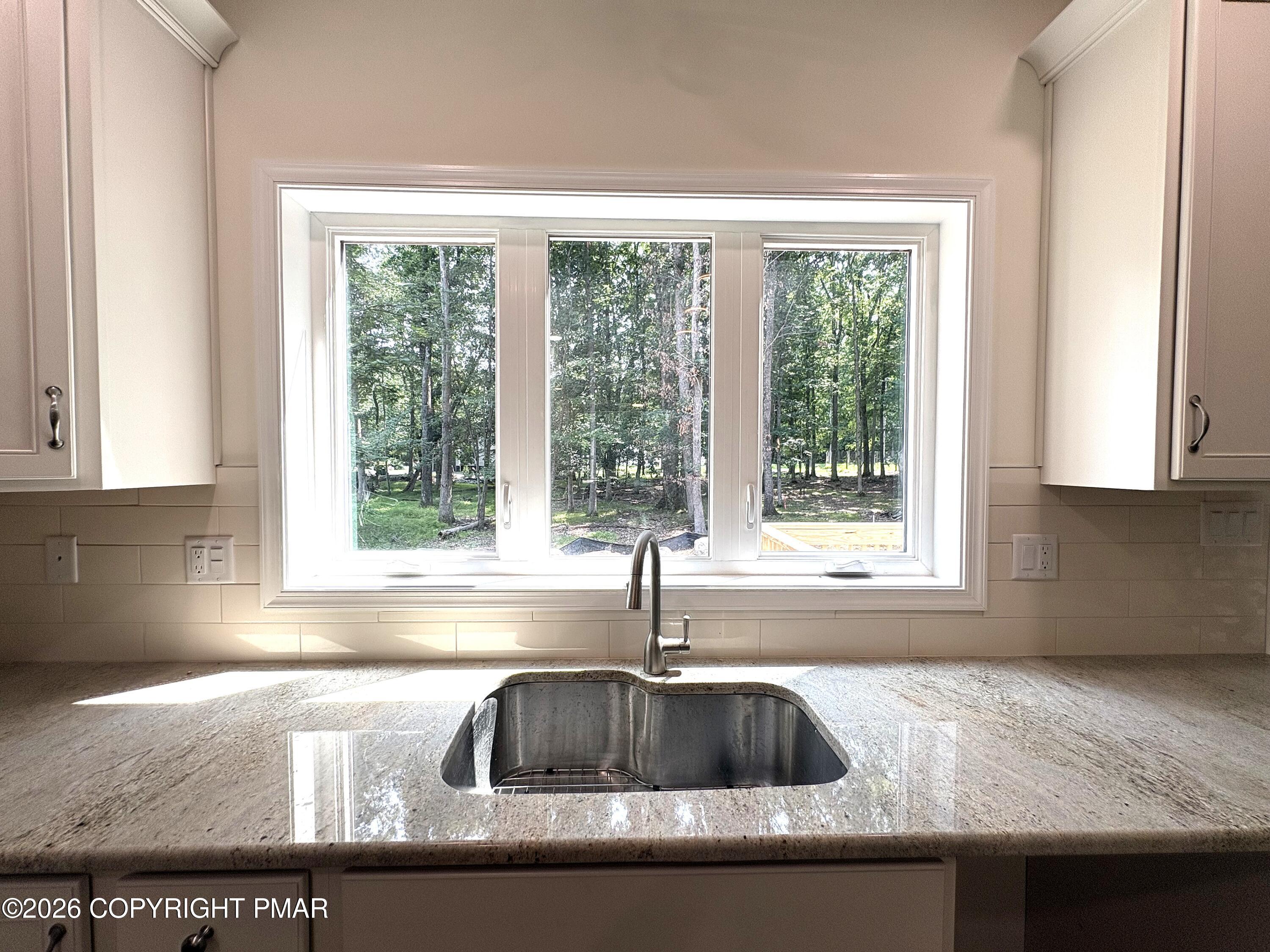 4217 Woodacres Drive Property Photo 18
