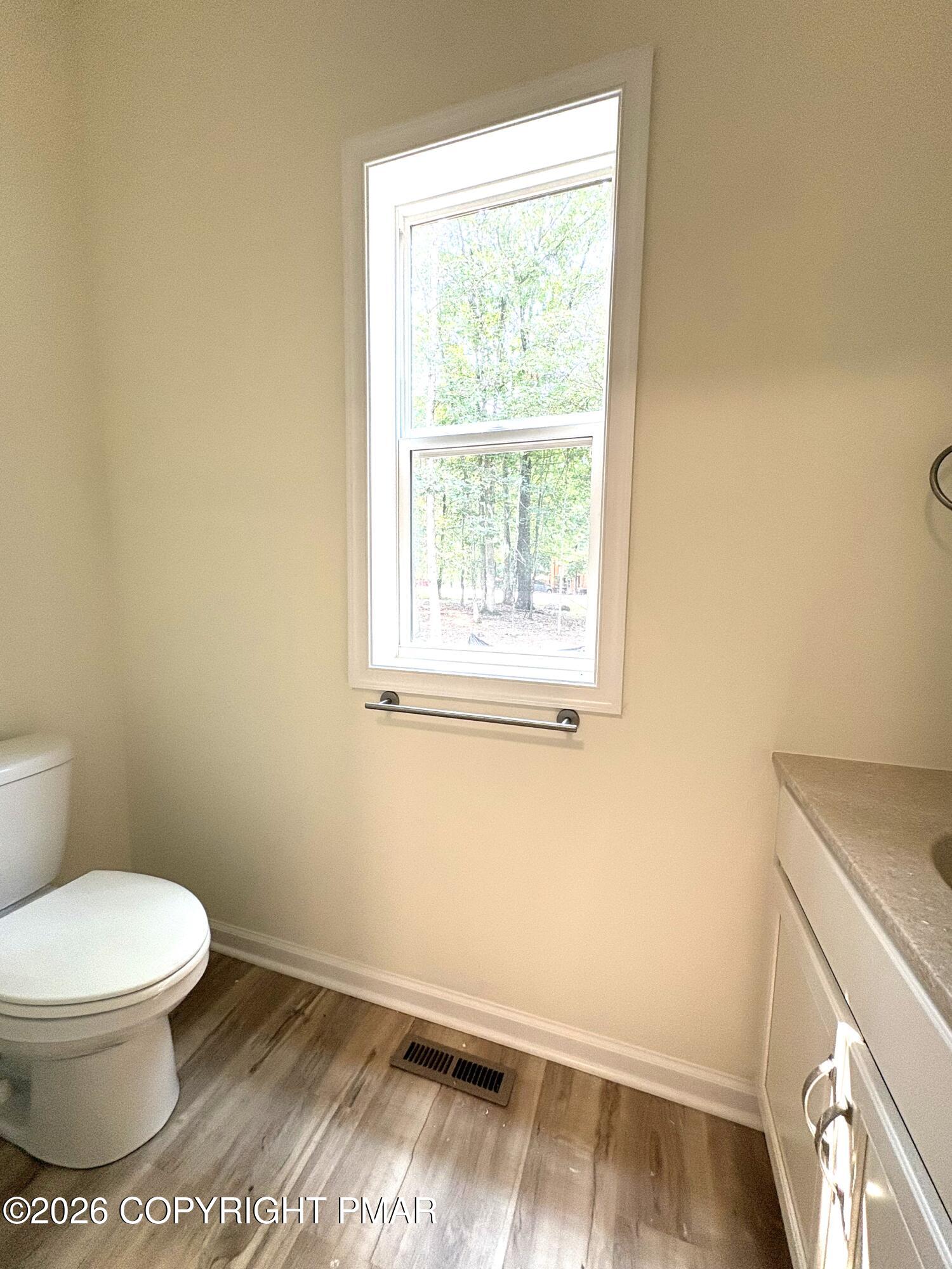 4217 Woodacres Drive Property Photo 20