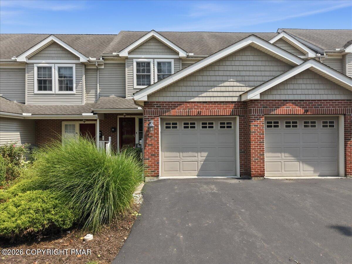 32 Oak Leaf Lane Property Photo 1