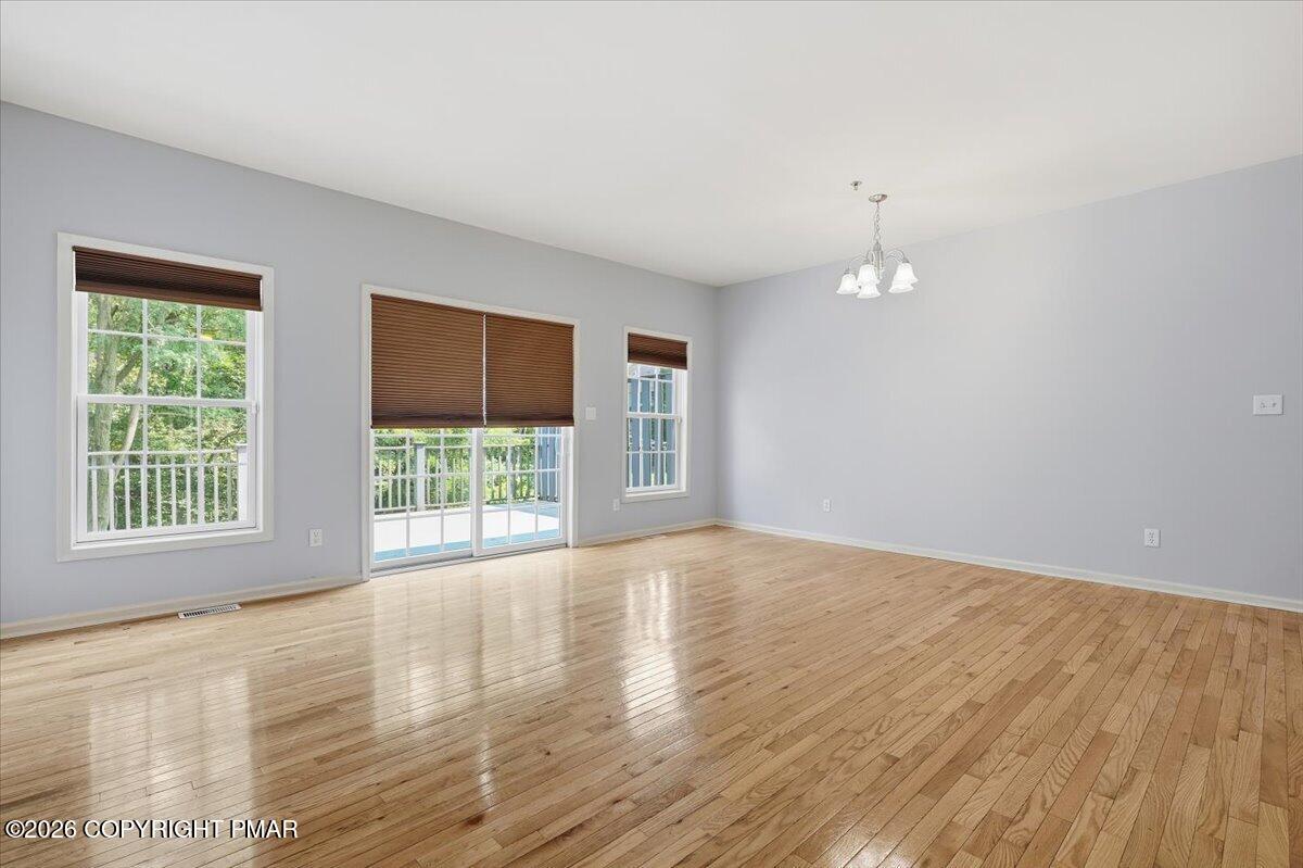 32 Oak Leaf Lane Property Photo 4