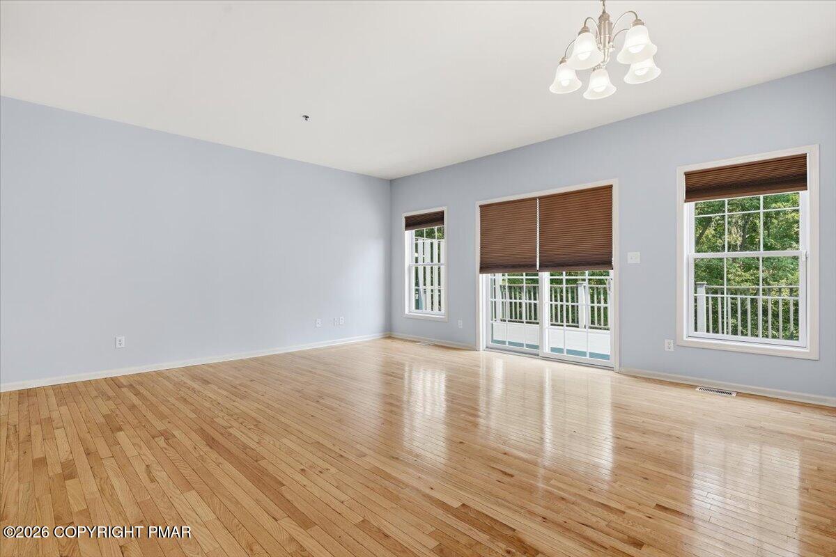 32 Oak Leaf Lane Property Photo 5