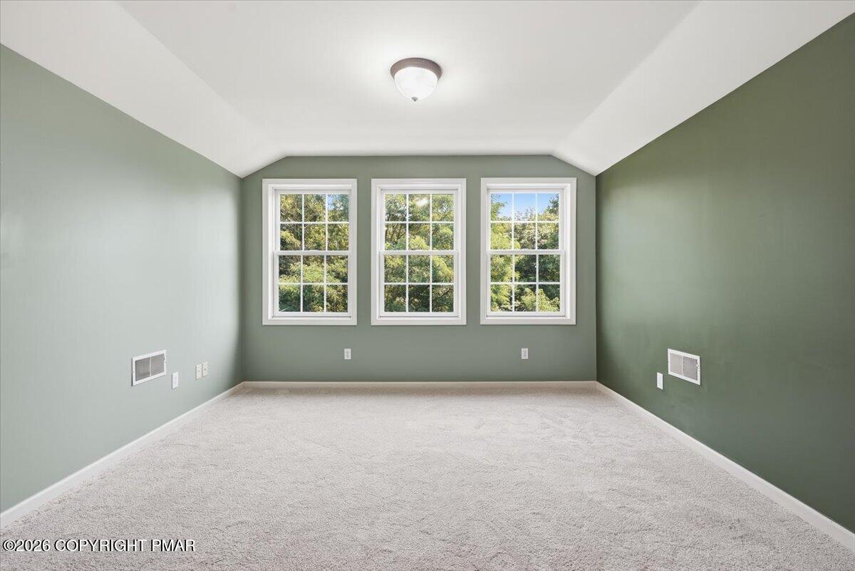 32 Oak Leaf Lane Property Photo 24