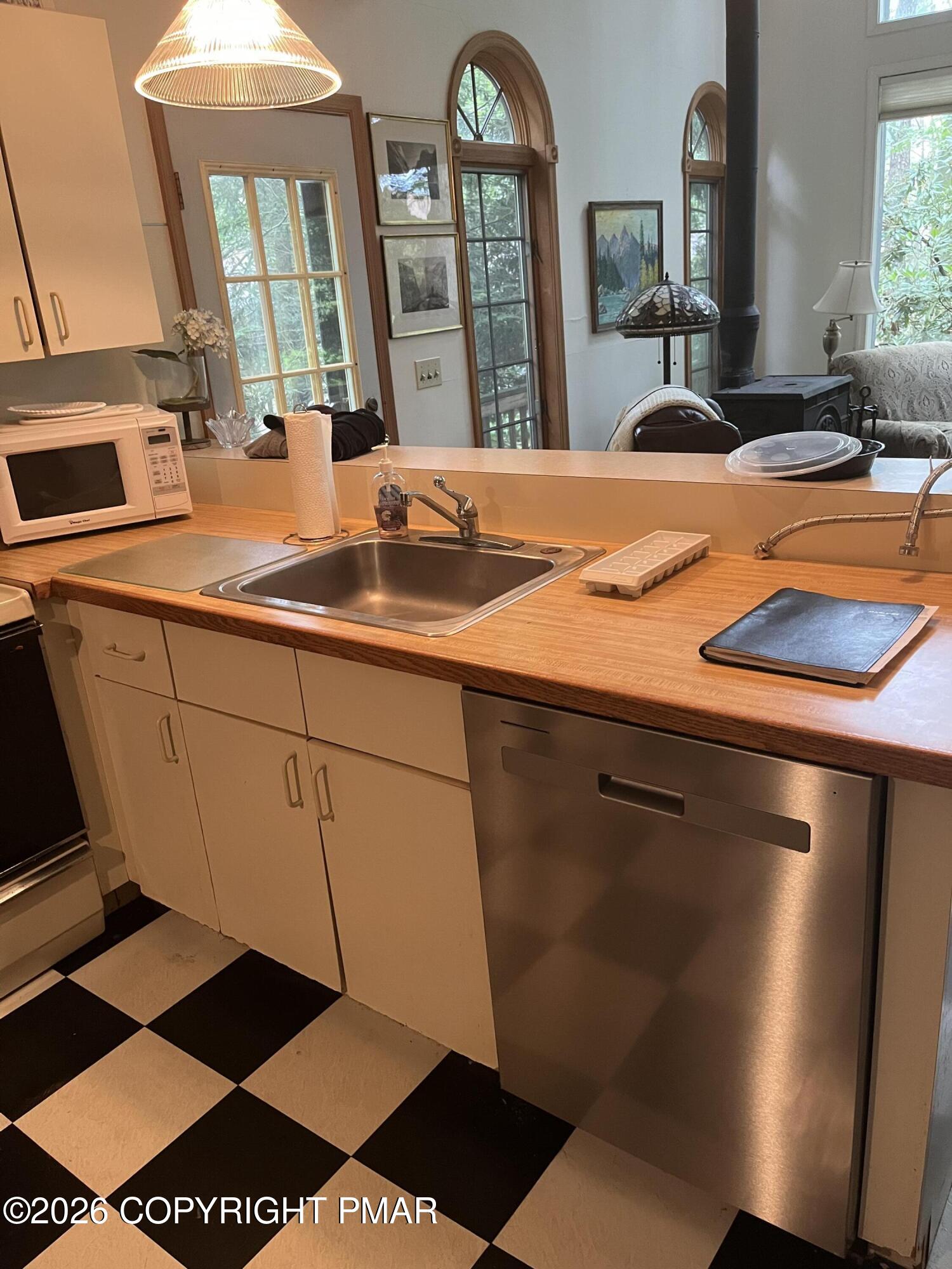 131 Winding Hill Road Property Photo 4