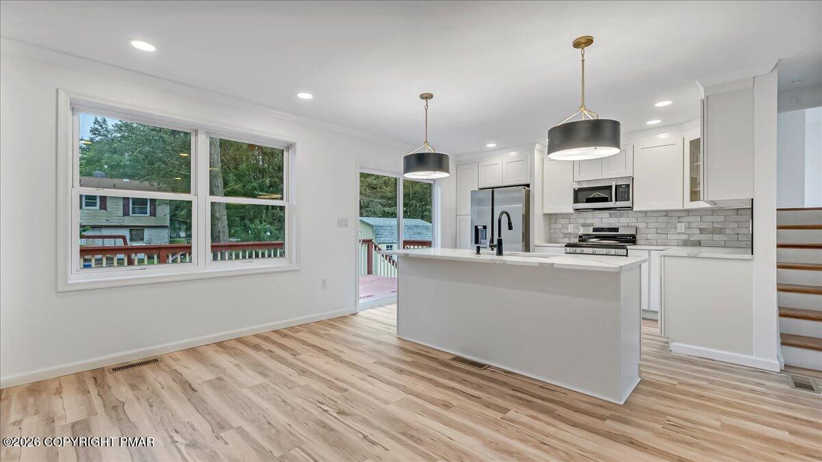 2704 Starlight Terrace Property Photo 9