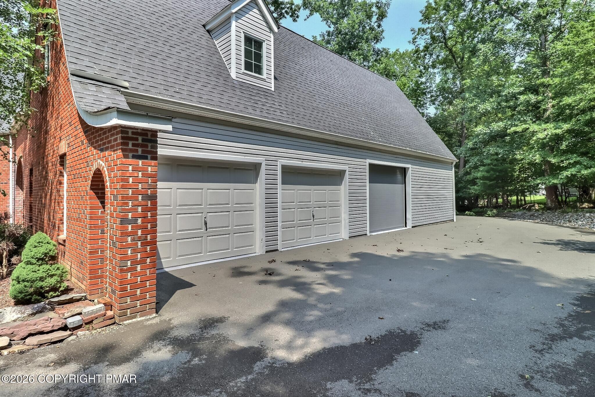 213 Escoll Drive Property Photo 8