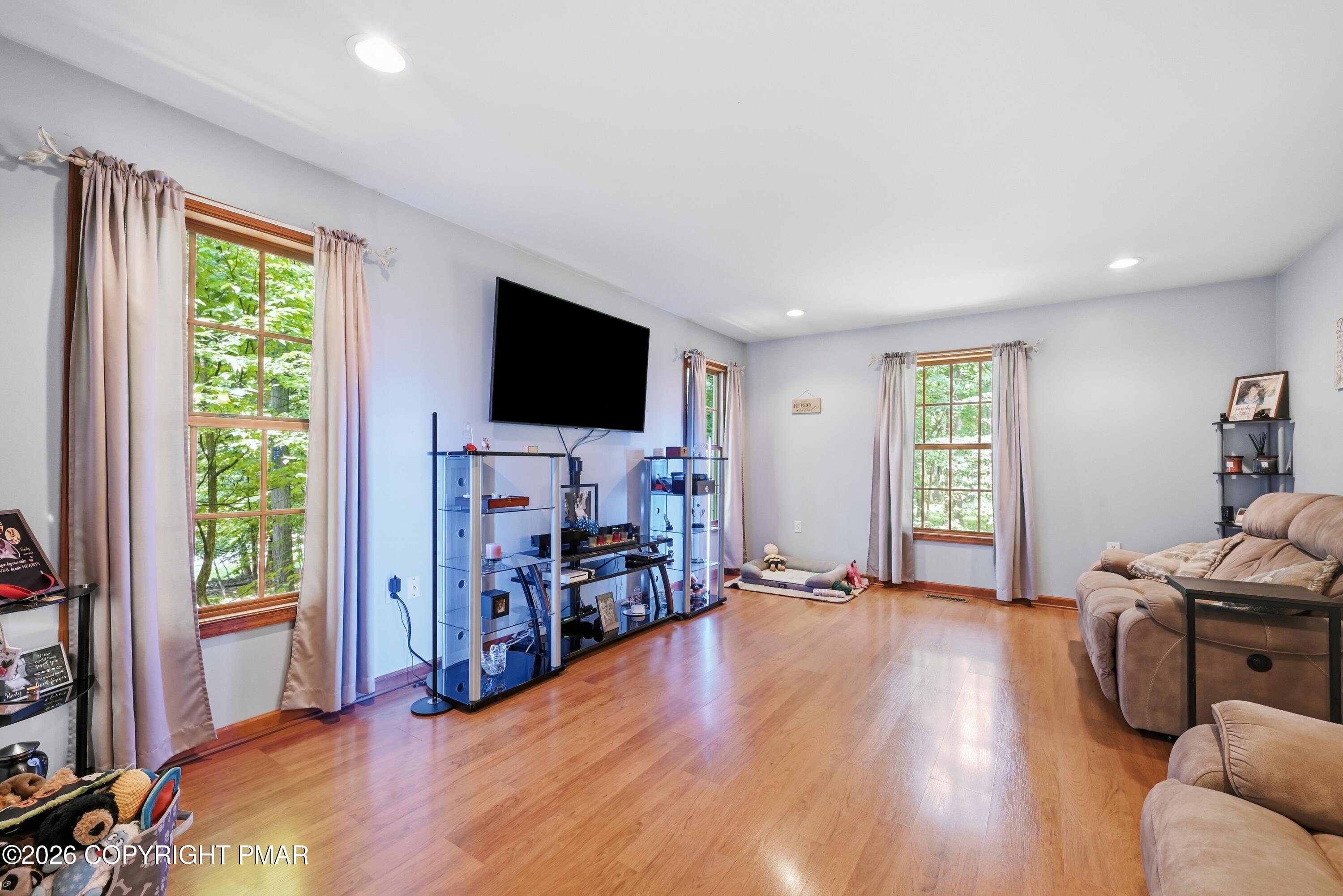 7109 Oakland Terrace Property Photo 17