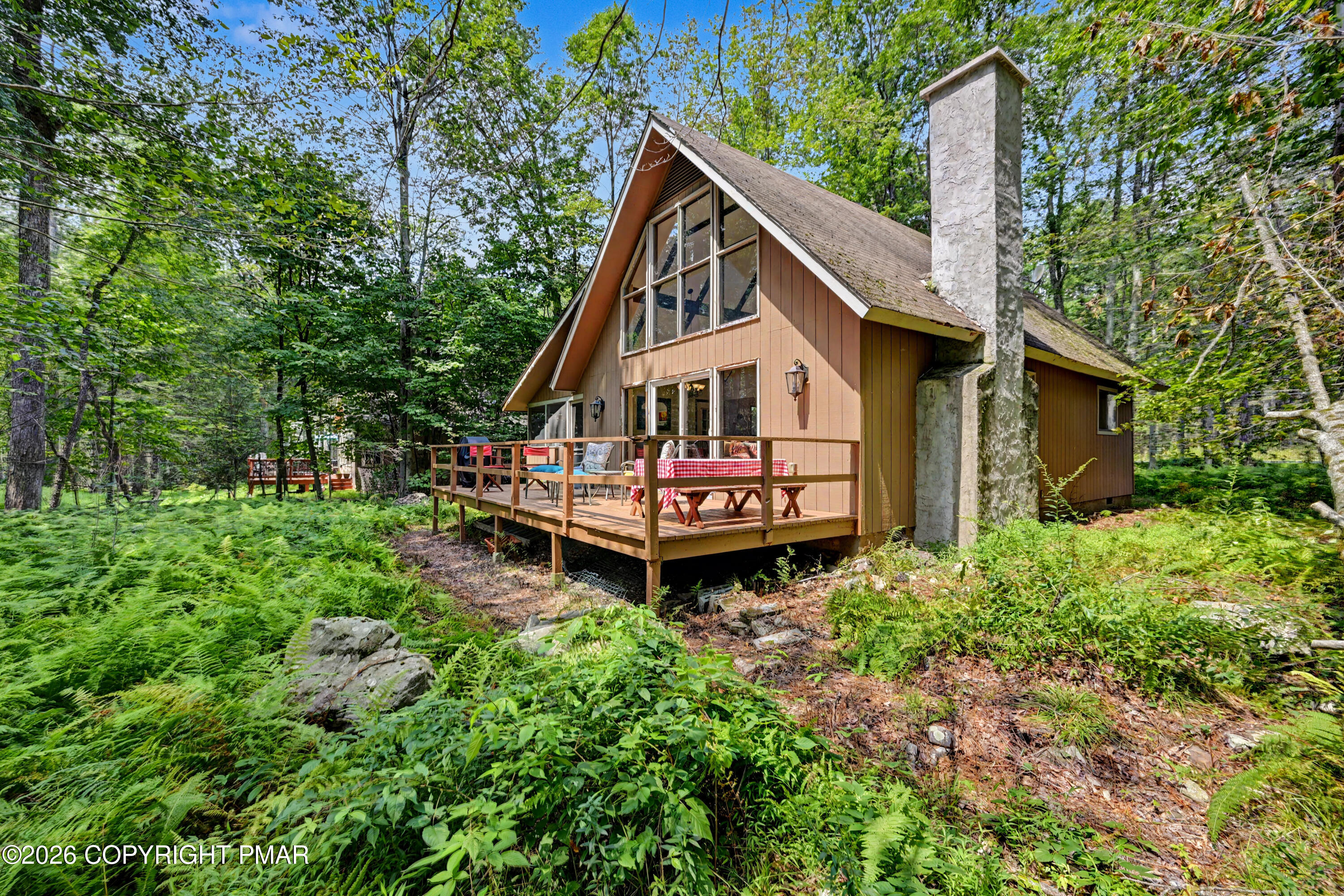 1521 Crestview Lane Property Photo 4