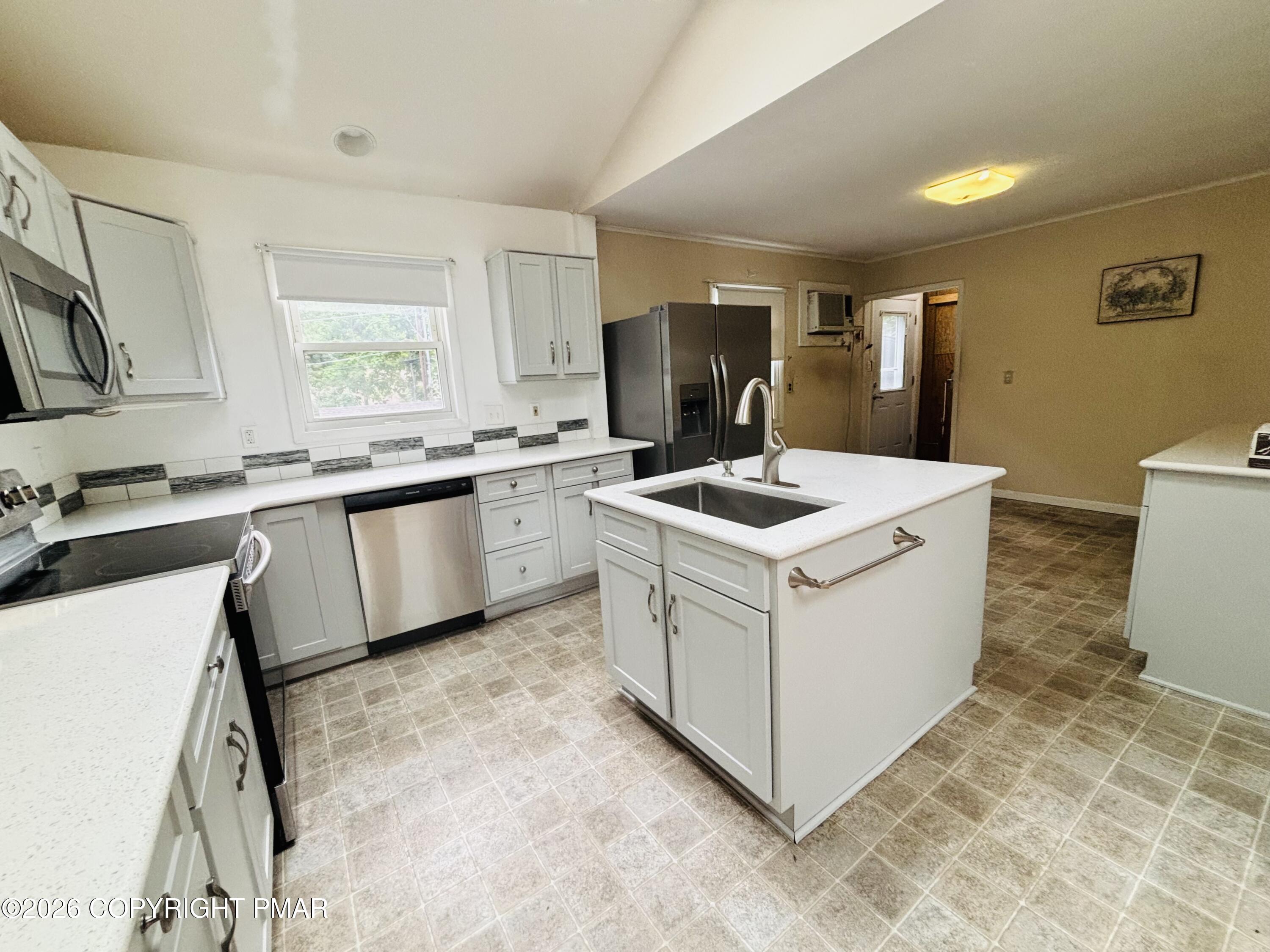 77 Ransberry Avenue Property Photo 12