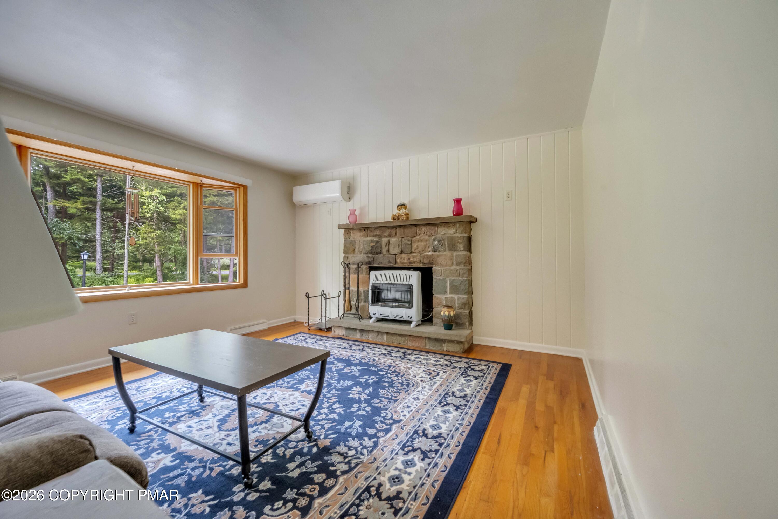 6469 Laurel Road Property Photo 3