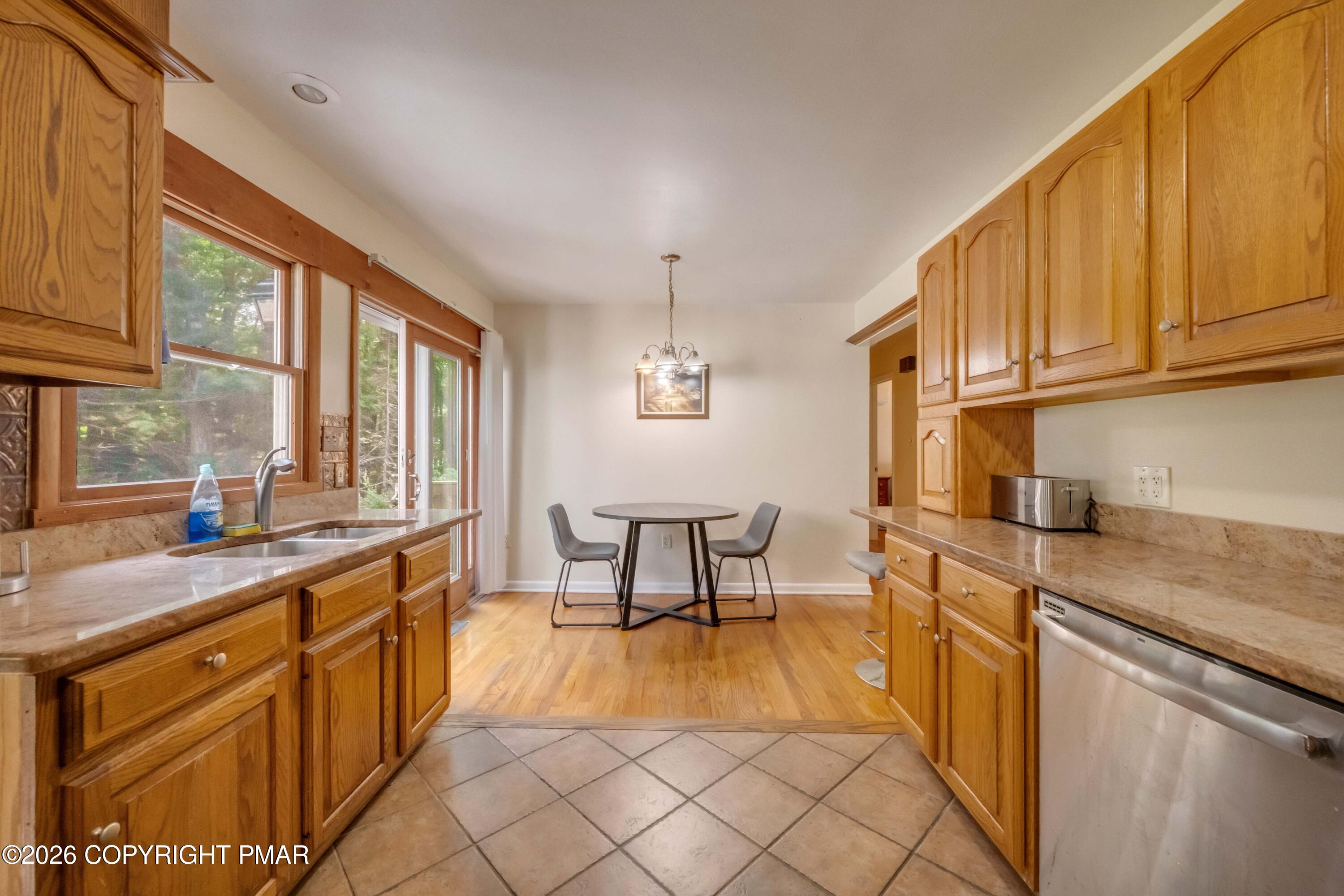6469 Laurel Road Property Photo 8