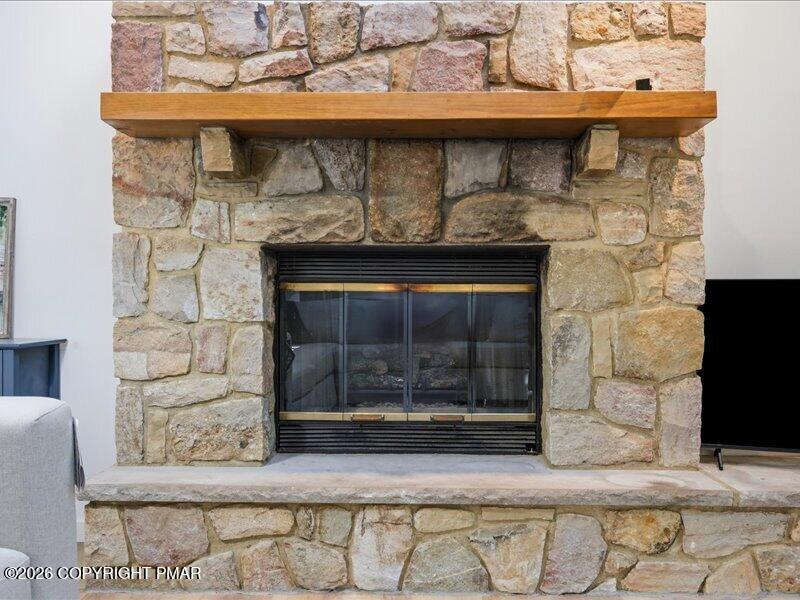 2208 Hillcrest Drive Property Photo 10